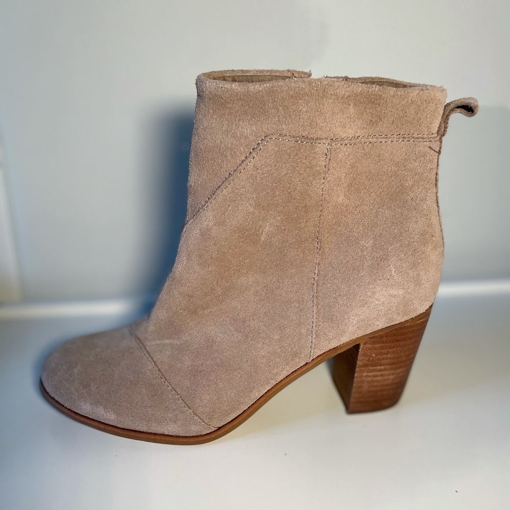 TOMS Ankle Boots- Tan Suede